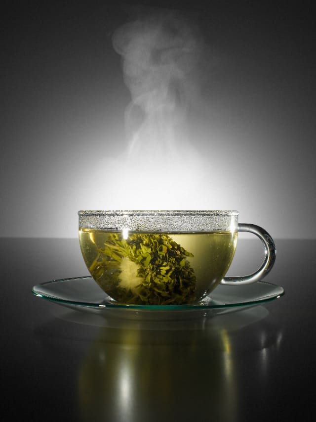 drink green tea in empty stomach