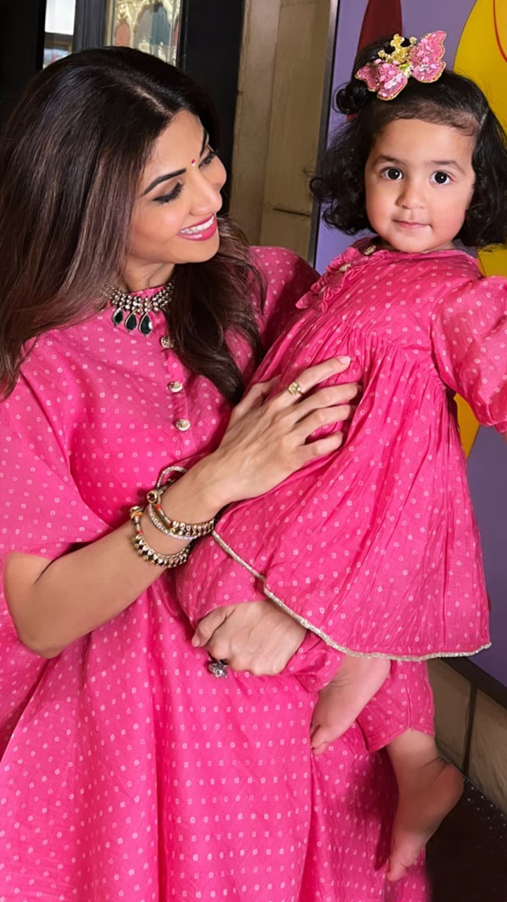 V से लाडो के 20 यूनिक नाम, दादादादी भी कहेंगे वाह! unique baby girl