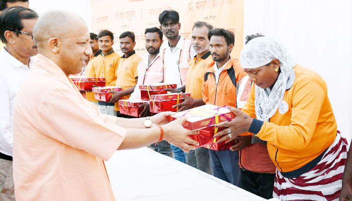 Safai Mitras are the cornerstone of a clean and beautiful city: CM Yogi Adityanath anr