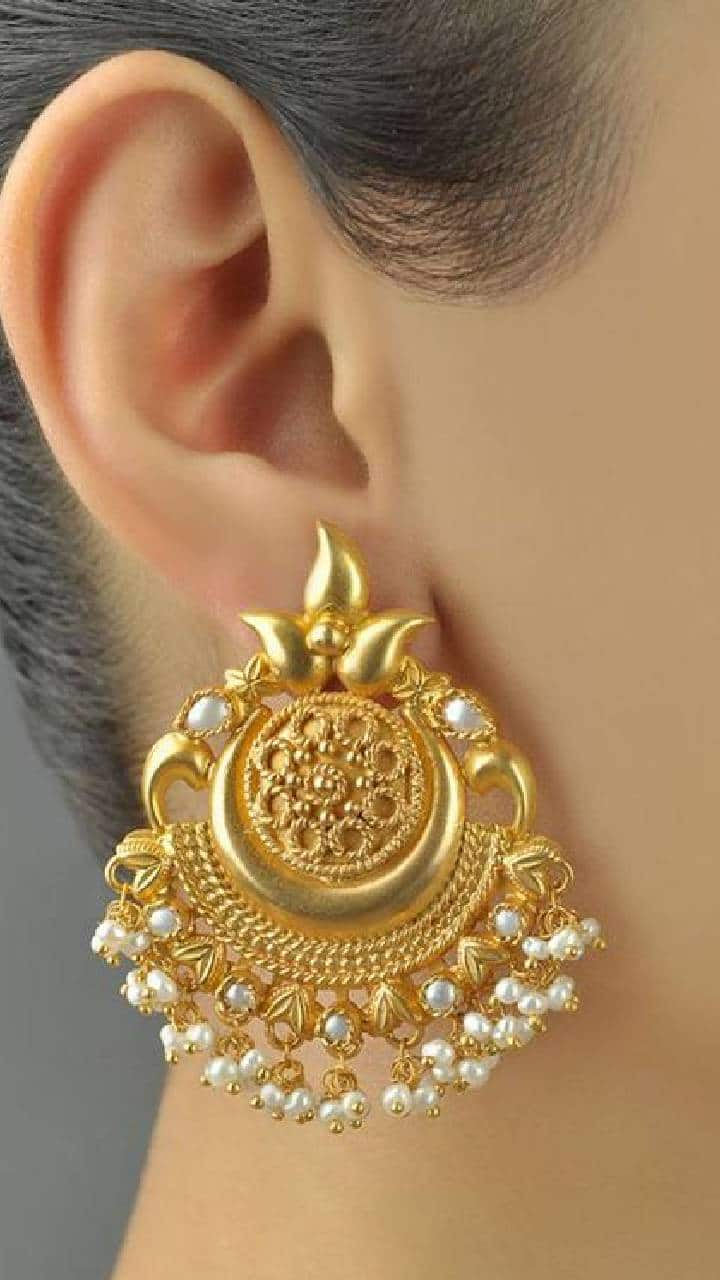 here is 7 latest trendy earrings colections for this diwali