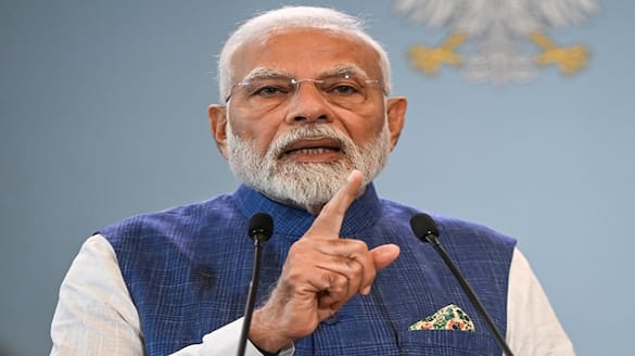 PM Modi accuses Congress for cheating people with fake promise