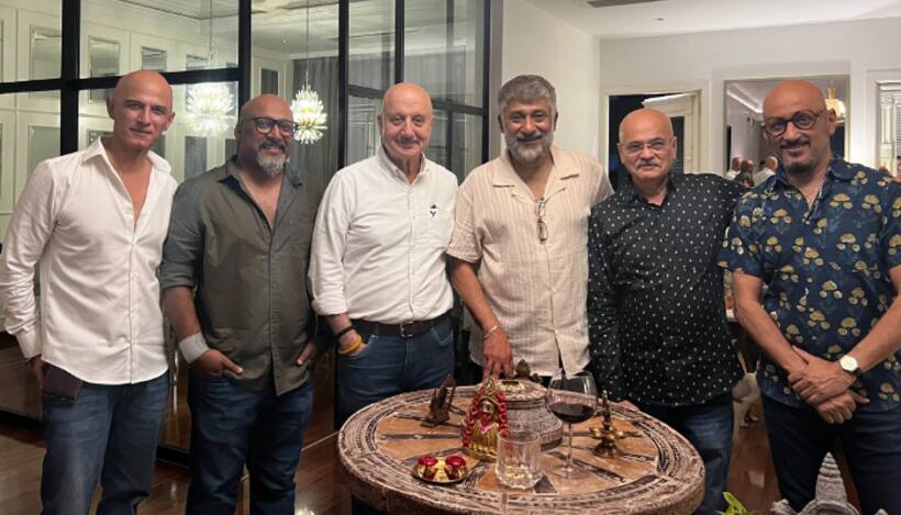 Vivek Ranjan Agnihotri teases fans: Who should play Gandhiji in 'The Delhi Files'?