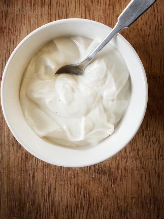 Do not eat these foods with curd or yogurt