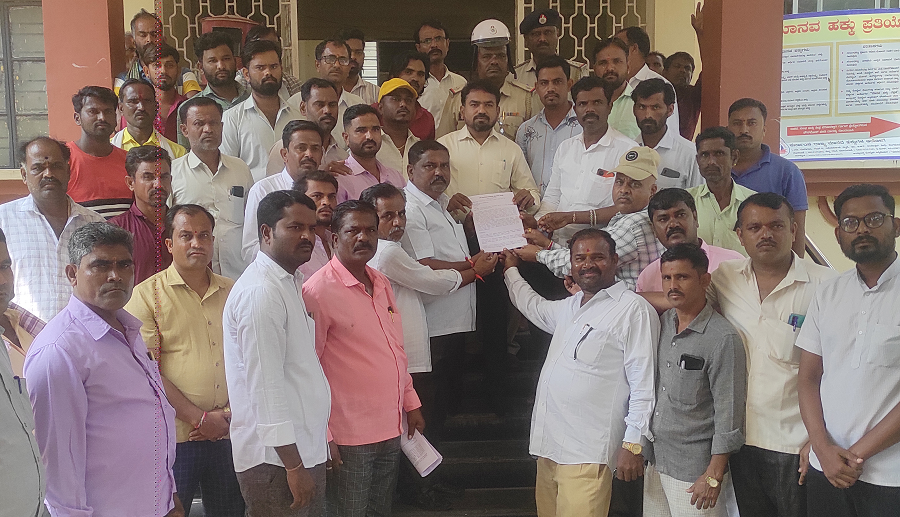 Protest Against the Proposal to implement Internal Reservation At Gadag gvd