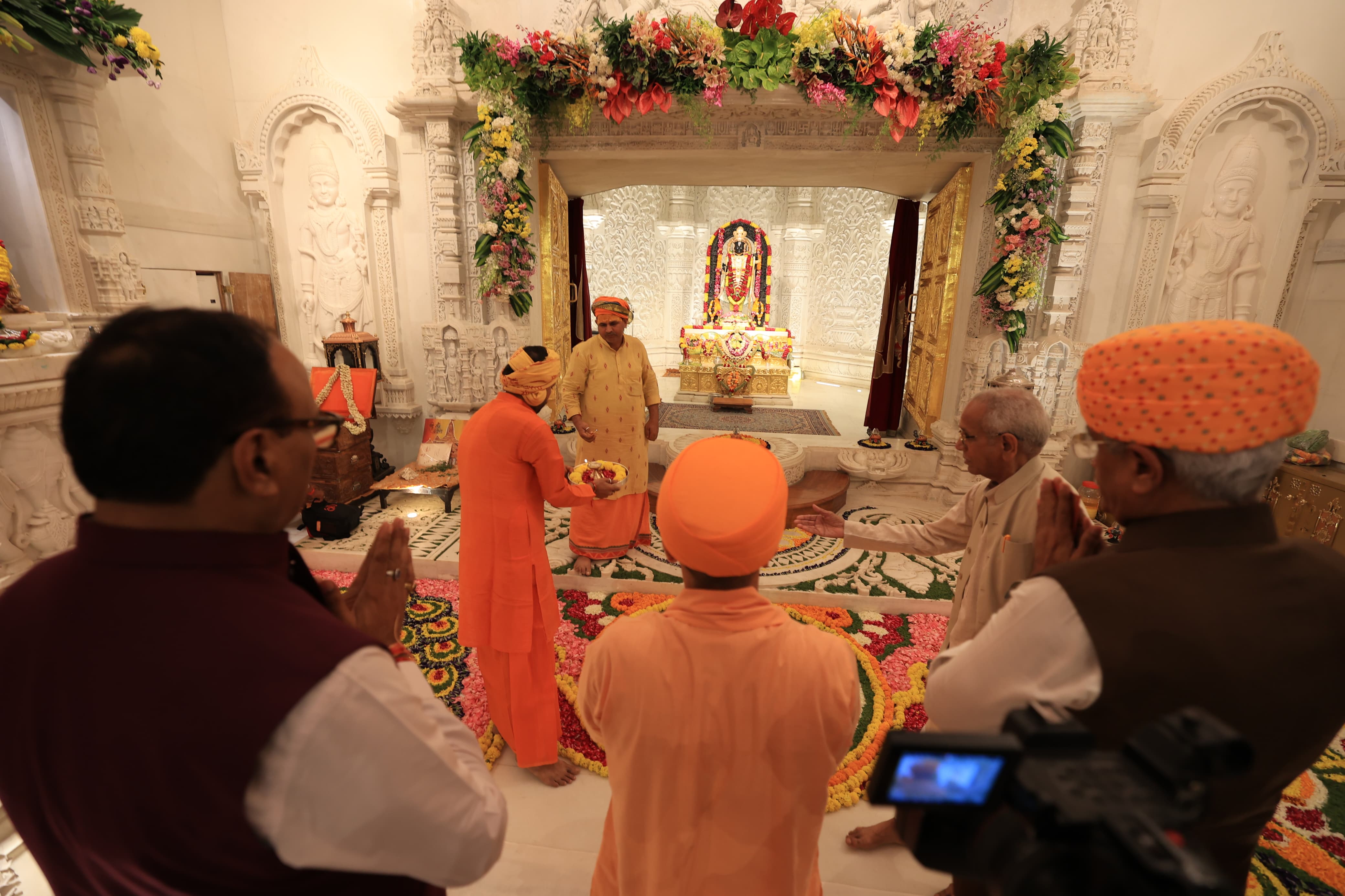 Ayodhya Deepotsav 2024 CM Yogi Adityanath Lights Diyas at Ram Mandir AKP