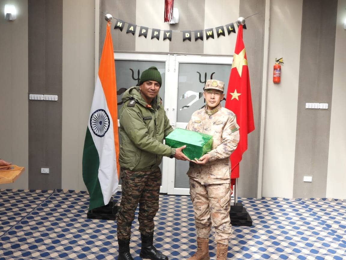 Diwali celebration at border Indian troops exchange sweets to Chinese after Disengagement ckm