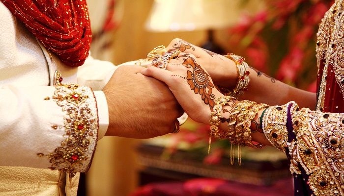 51-year-old Brazilian woman leaves husband, travels to India to marry 30-year-old Gujarat man AJR