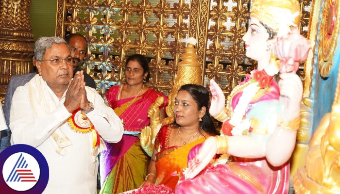 Siddaramaiah was president of Kannada Kavalu Samiti during Ramakrishna Hegede tenure sat