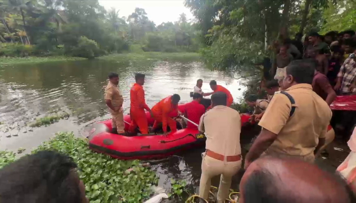  Two youths died after boat overturns in Kollam; Two people swam to safety