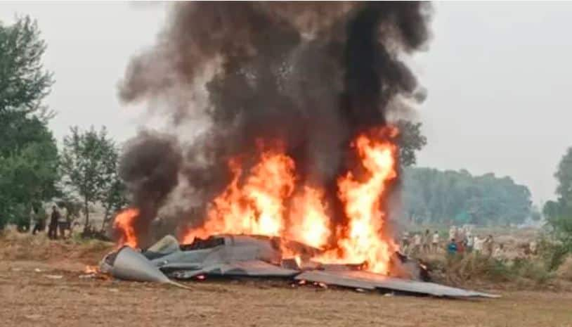 MiG 29 fighter jet crash Pilot narrowly escaped