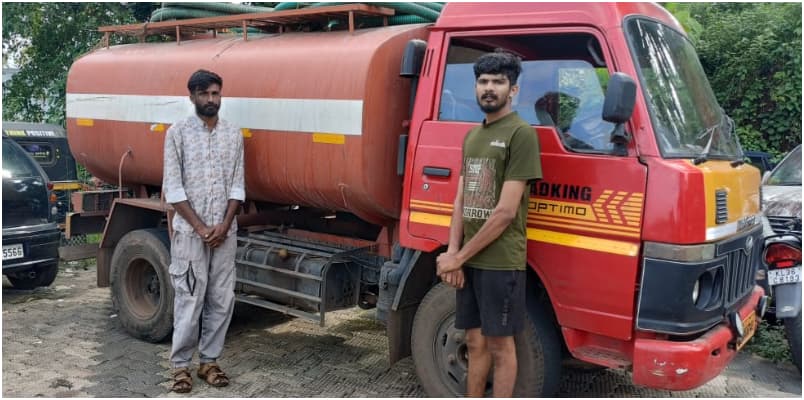 dumping toilet waste in public places two young men arrested lorry taken in custody in Kozhikode 