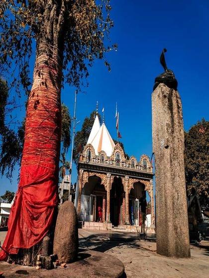 ये है एशिया का सबसे बड़ा शिवलिंग वाला मंदिर, द्वापर युग में बना