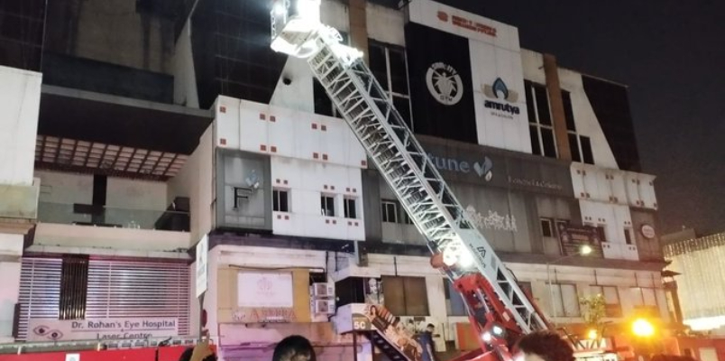 fire broke in salon spa two killed 