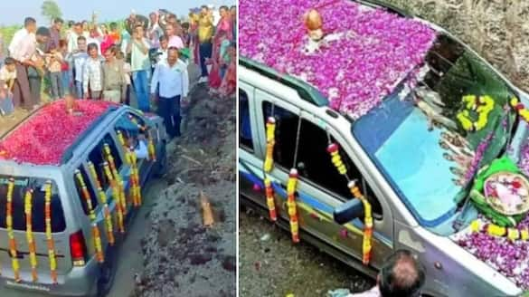 more than thousand people participated in the bidding farewell ceremony of a vagonr car 