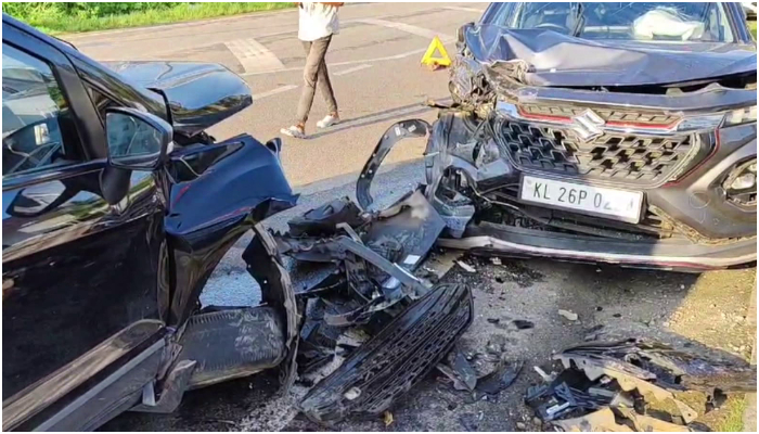 car and car accident six injured in kazhakkoottam trivandrum 