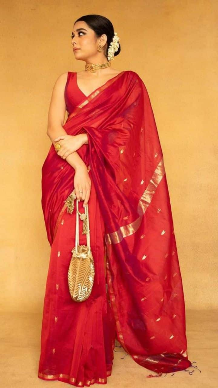 5 Warm grand Sarees for Winter Weddings 