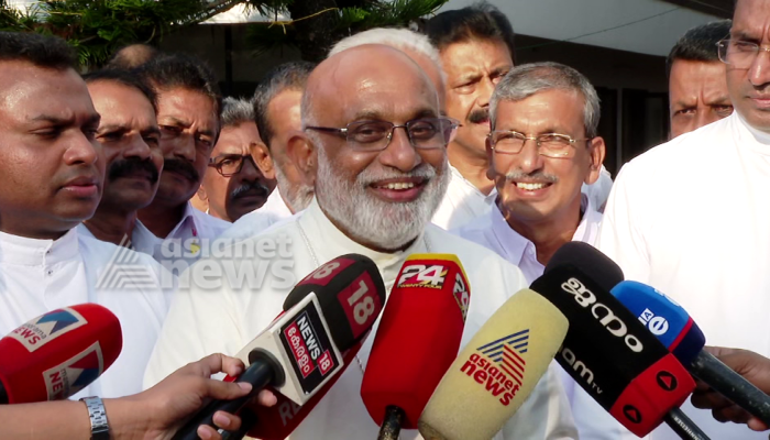 Syro Malabar church major Arch bishop Mar Raphel Thattil in solidarity with Munambam protest