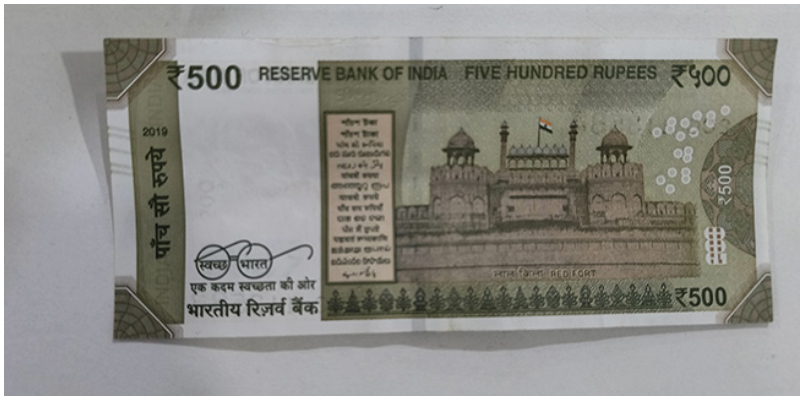 YouTube used as Guide Men Printed 500 rs Notes On 10 rs Stamp Paper