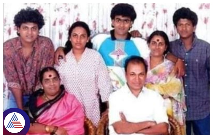 Dr Rajkumar whole Family Photo becomes Viral in Social Media now srb