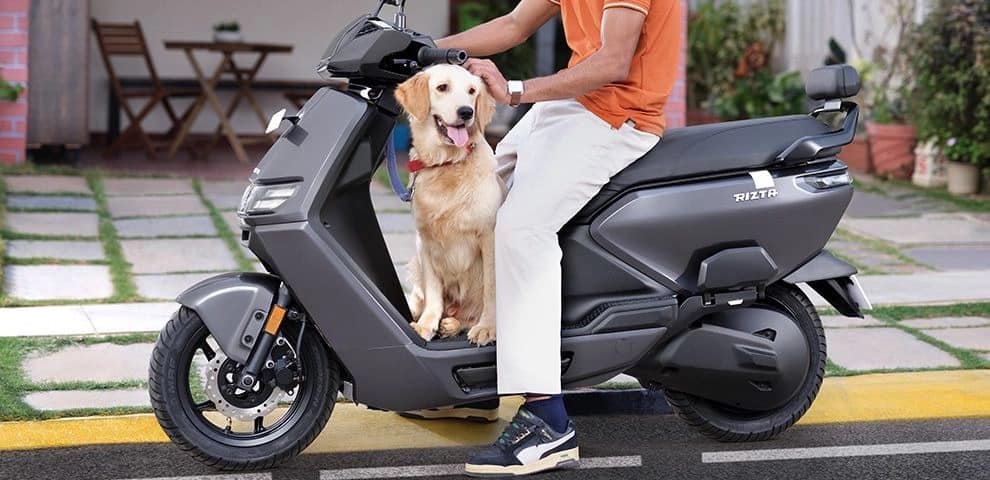 Flipkart Year end offers cash discounts on Ather rizta electric scooter ckm