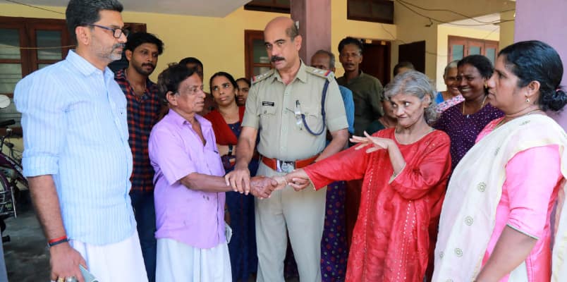 stranded women reunites with family chennithala