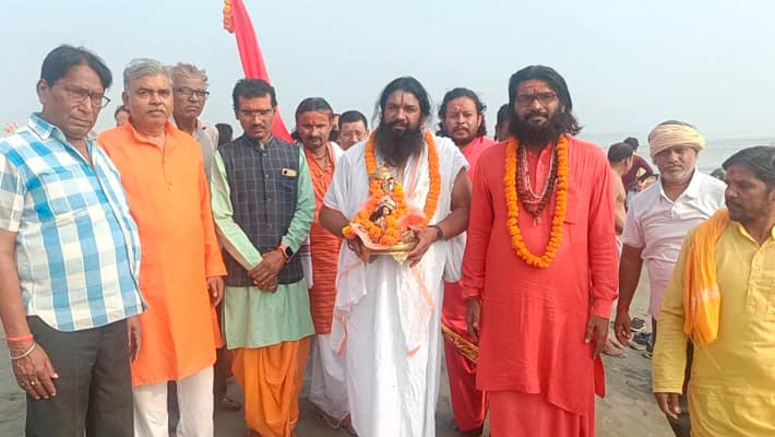 Dwadasha Madhav Parikrama Yatra Begins in Prayagraj Ahead of Mahakumbh 2025 AKP