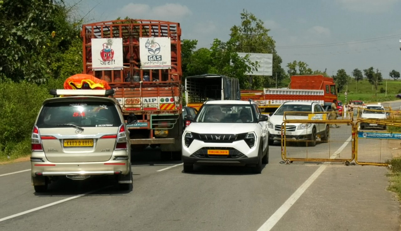 Easing night traffic curbs in Karnataka key issue in Priyanka Gandhi's Wayanad campaign rav