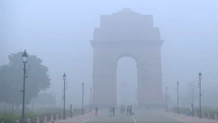 Delhi weather update: Dense smog brings visibility down; trains, flights likely to be impacted air quality very poor gcw