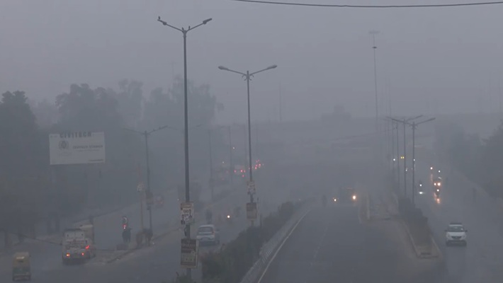 Delhi weather: Air quality remains 'severe', GRAP 3 restrictions may be imposed gcw