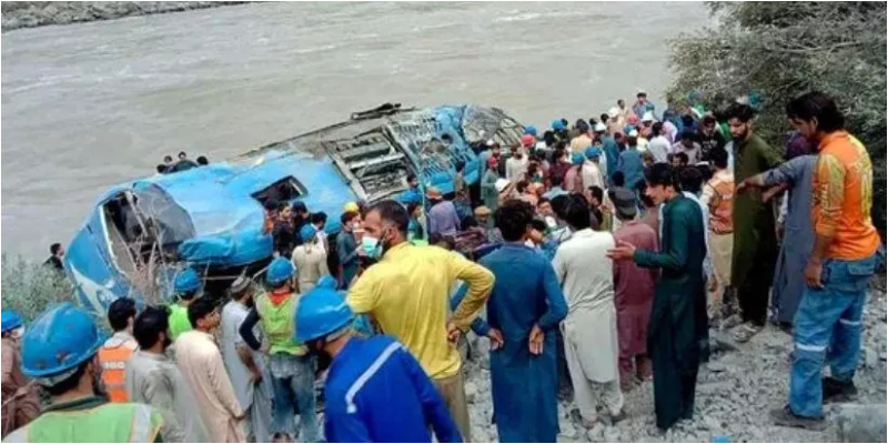 26 dead include bride and groom in Bus accident in Pakistan 