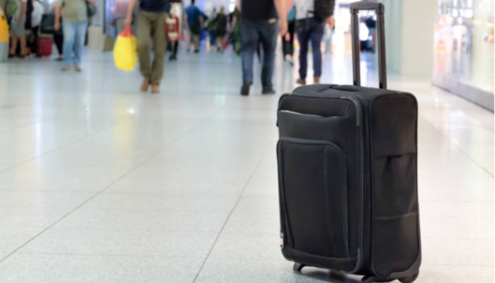 trolley bag brought from abroad contained white powder and tested with field testing kit