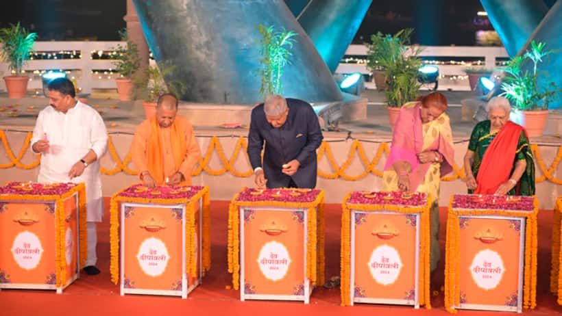 కాశీలో దీపాల వెలుగుల దేవ దీపావళి