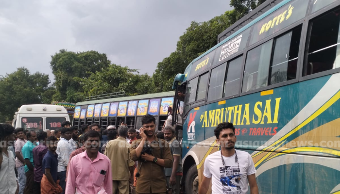 Sabarimala bus collided with tamil nadu transport bus at Palakkad many injured