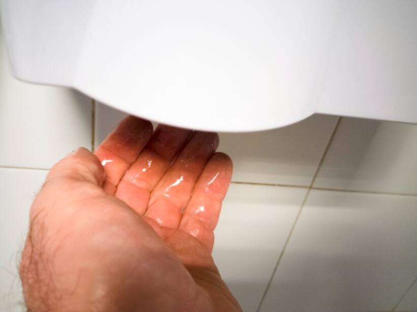 SHOCKING! Scientist's viral experiment reveals why you should NEVER use hand dryer in public toilets (WATCH)