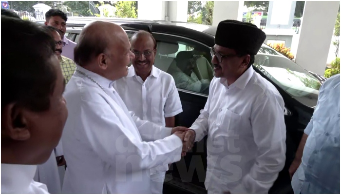 Muslim League Leaders meeting with Archbishop Joseph Kalathiparambil  at Bishop House on Munambam Waqf land issue