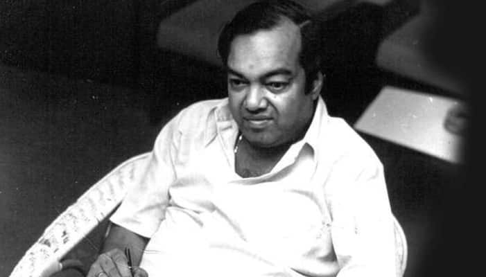 Poet Kannadasan Wrote mahabharatham in 4 lines in a song ans