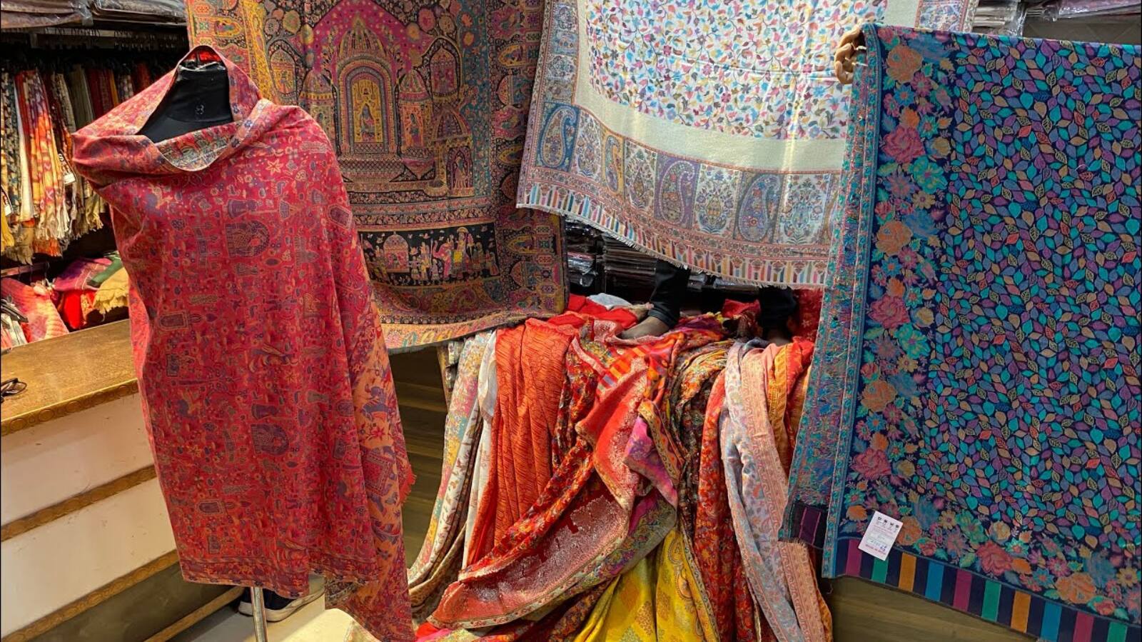 pashmina shawl cleaning tips 