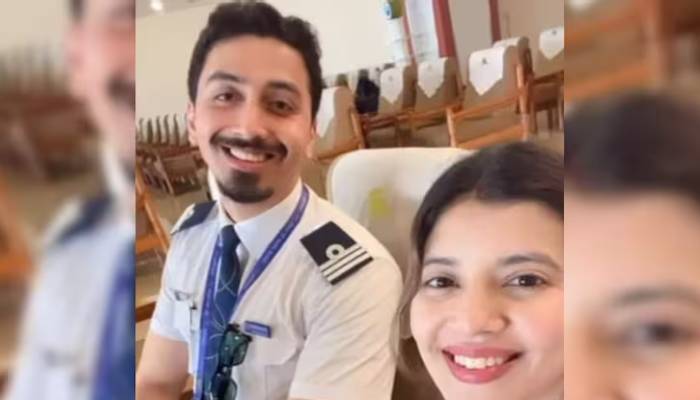 pilot husband surprises wife in announcement 