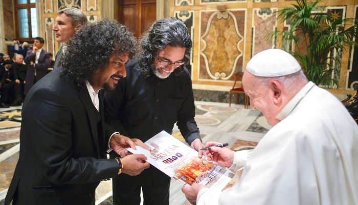 SARVESA spiritual music album is lauched by pope francis kj yesudas Fr Paul Poovathingal Manoj George