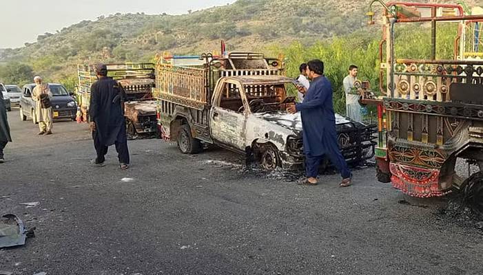 pakistan attack on passengers vehicle 38 killed by unkown gunmen ans