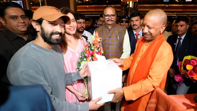 Yogi-Adityanath-watch-film-The-Sabarmati-Report