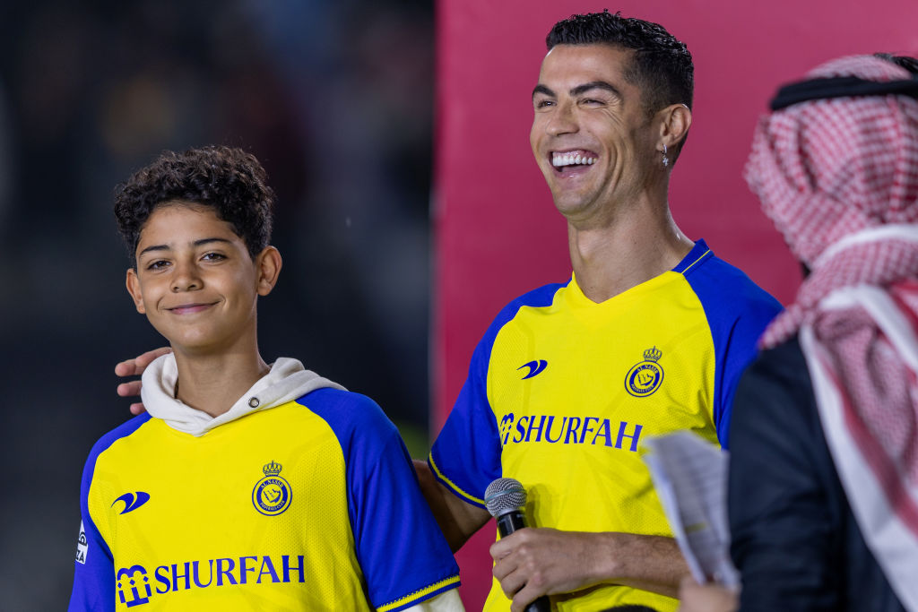 football Cristiano Ronaldo hints at delaying retirement to play with son Cristiano Jr during MrBeast interview (WATCH) snt