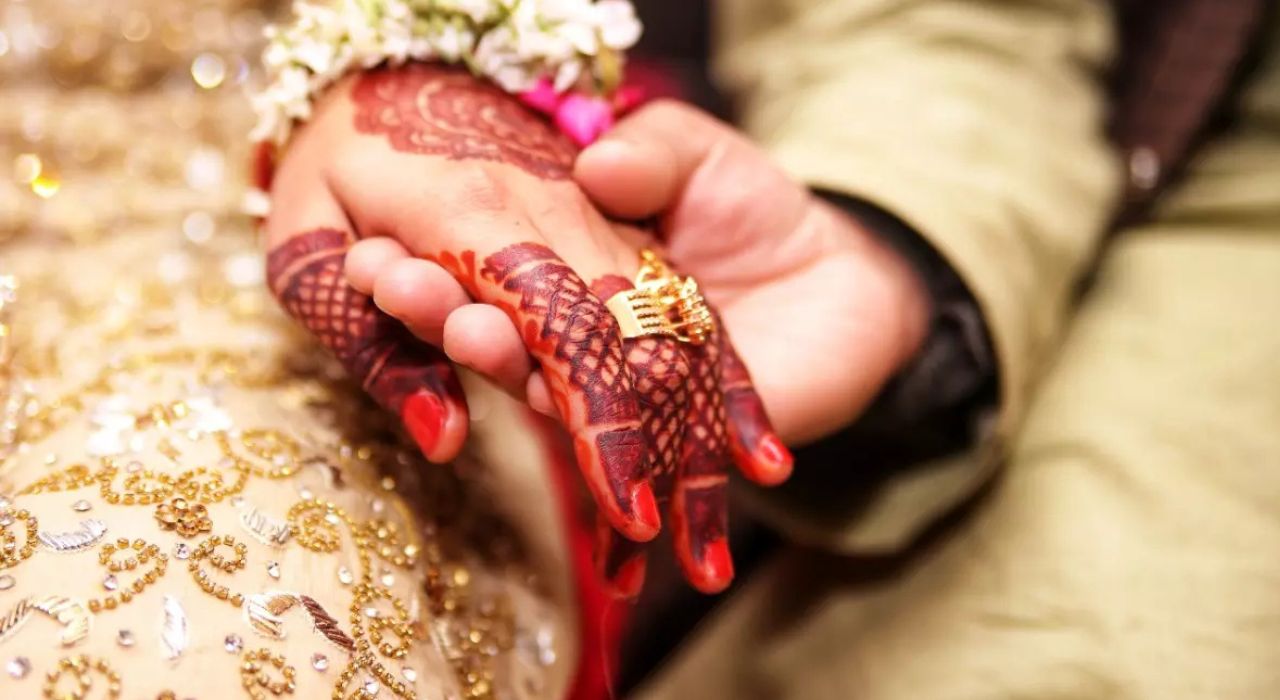 Bengaluru Man looking for daughter in law on matrimony app cheated of Rs 18 lakh san