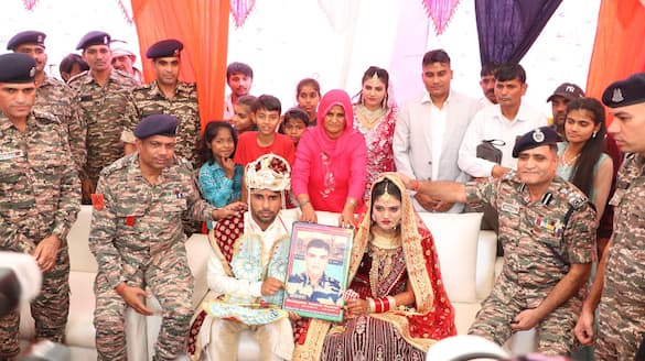 Special wedding CRPF soldiers perform kanyadaan of martyr jawan daughter haryana ckm