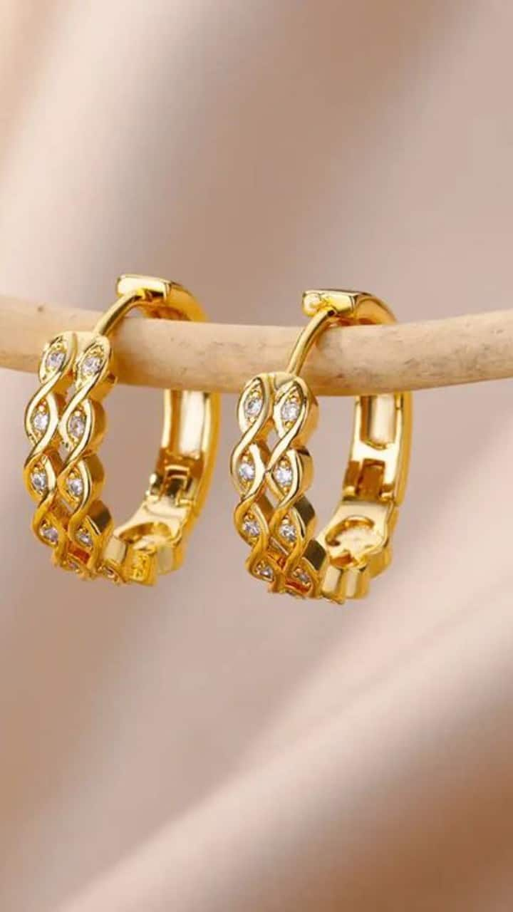 simple gold earrings Latest collection for daily wear