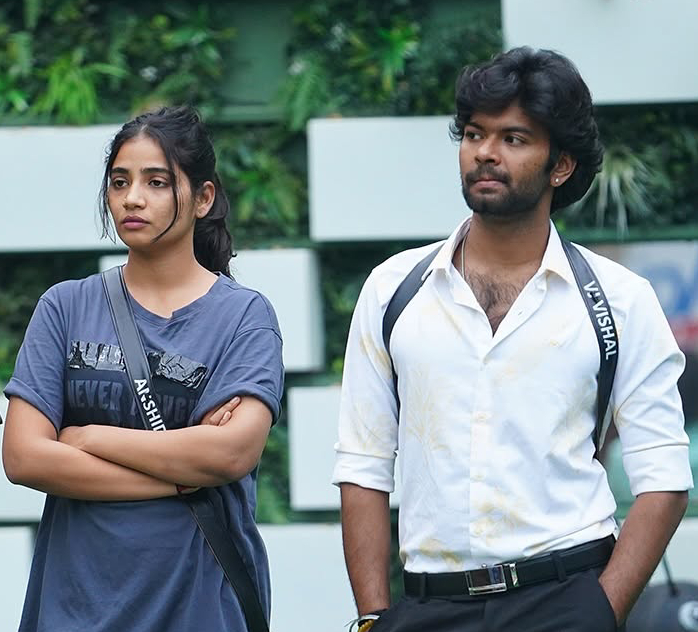Tharshika VJ Vishal Anshitha Triangle Love Story in BiggBoss : விஷாலை போட்டிபோட்டு லவ் பண்ணும் 2 பெண்கள்? பிக்பாஸில் உருவான காத்துவாக்குல ரெண்டு காதல்!