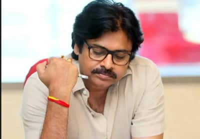 `హరిహర వీరమల్లు` కొత్త లుక్‌, పవన్‌ ఫ్యాన్స్ కి కావాల్సింది ఇదే కదా.. అదిరిపోయే గుడ్‌ న్యూస్‌