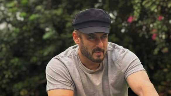 Actor Salman Khan cute video getting attention hrk