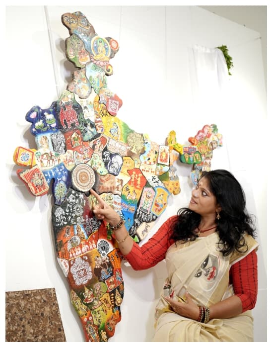 Sreeja Kalappurakkal's nostalgic paintings in coconut shell paintings create wonders