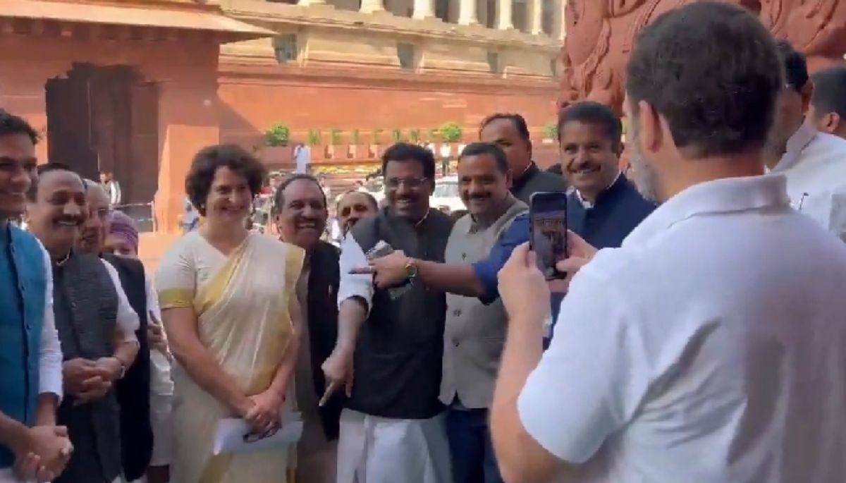 ಅಜ್ಜಿ ಅಬ್ಬರಿಸಿದ್ದ ಸಂಸತ್ಗೆ ಮೊಮ್ಮಗಳ ದೊಡ್ಡ ಹೆಜ್ಜೆ!, ಅದೇ ಚಹರೆ ಅದೇ ಕಿಚ್ಚು ಮತ್ತೆ ಬಂದ್ರಾ ಇಂದಿರಾ?